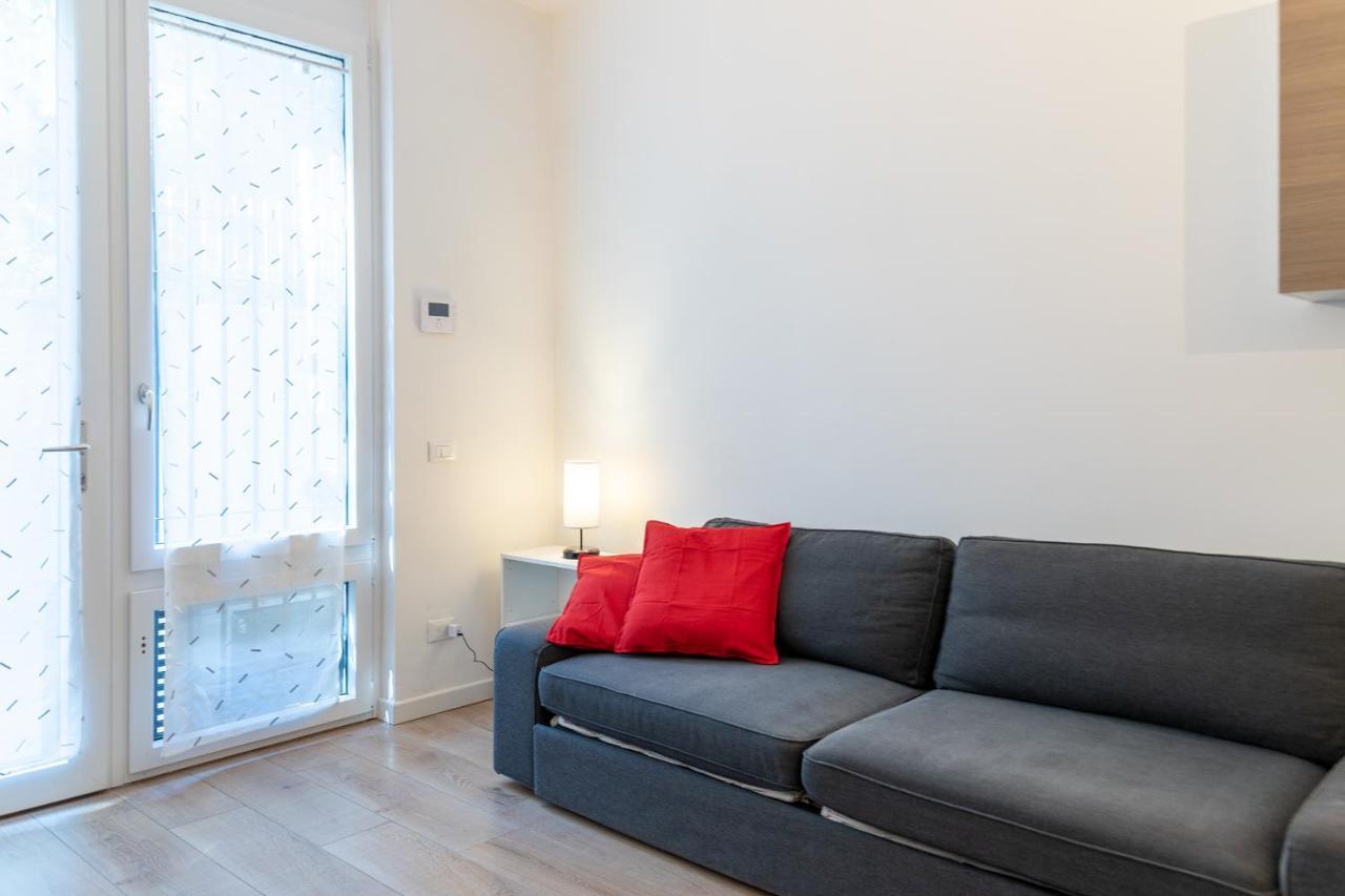 City Centre Apartment - 10 Minutes To Duomo - Free Wifi E Netflix Milán Exterior foto